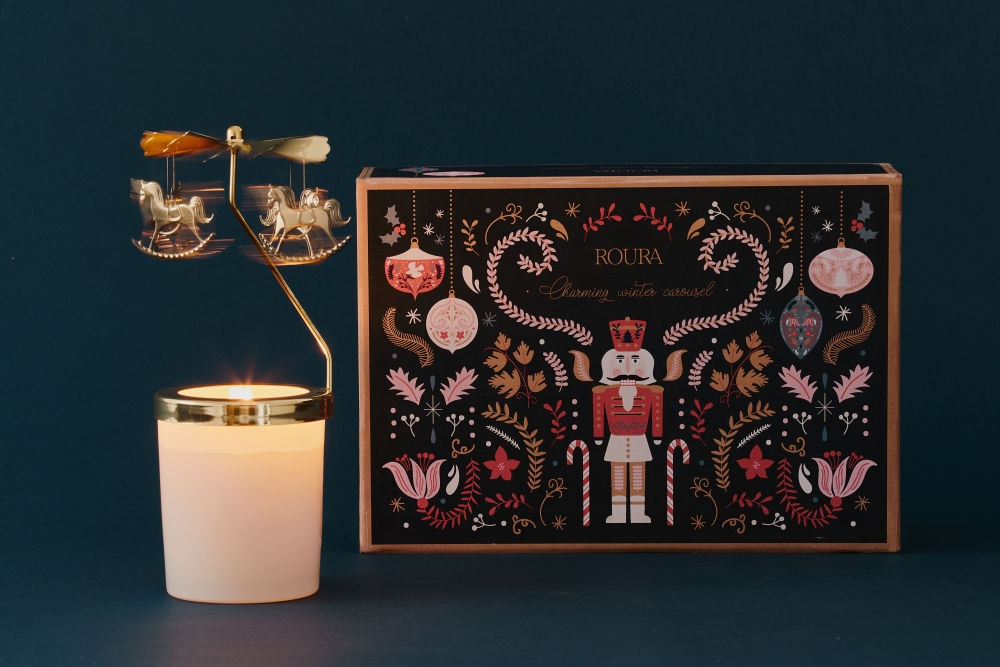 CHARMING WINTER CAROUSEL